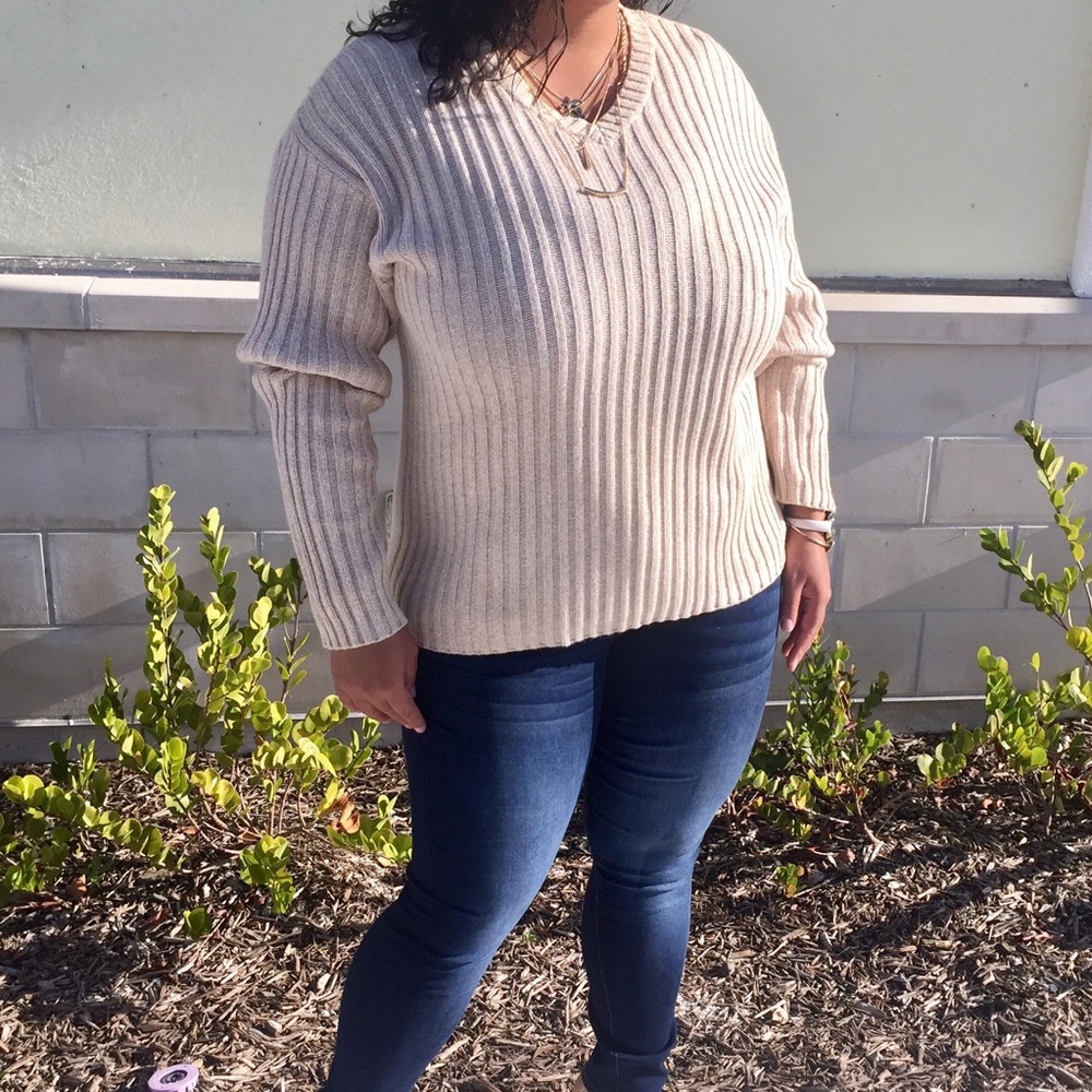 Knitted Sweaters - Picture 3 of 8